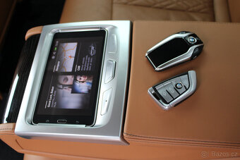 BMW 730d xDrive / ACC / HUD / 360° / VZDUCH / KEYLESS / 21" - 17