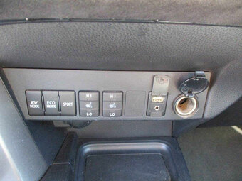 TOYOTA RAV4 2.5Hybrid 145 kW Executive e-CVT 12/2016 - 17