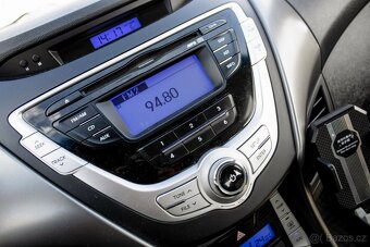 Hyundai Elantra 1.6i D-CVVT Style - 17