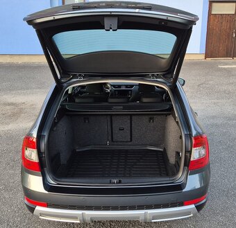 Škoda Octavia 3. Scout 4x4 2.0 TDI 110 KW 1 maj serv kniha. - 17