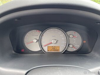 Kia Carens 2007 Benzín + LPG - 17