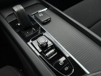 Volvo V60 B4 145 kW Momentum 2021 | 96400 km | ČR | 1.maj - 17