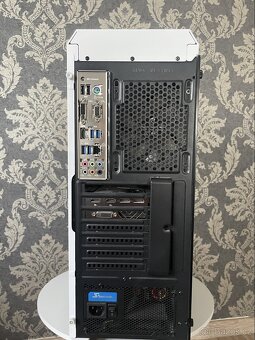Výkonný PC na hry i práci - Ryzen 5 3600, RX 580, 32 GB RAM - 17
