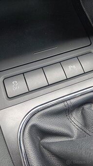 VW GOLF 6 1,6 TDI COMBI - 17