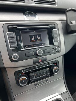 VW Passat B7 2.0TDI 103kw Manuál,Bi-Xen,Navi,Senzory,Alu R17 - 17