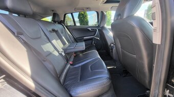 VOLVO V60 2012 T6 224 kW AWD 4x4 R-DESIGN,NAVI,PARK.KAMERA - 17