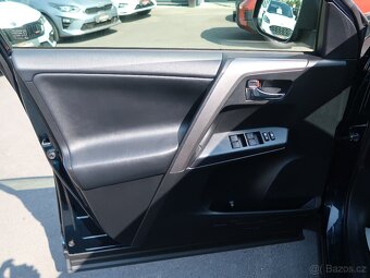 Toyota RAV4 2.5HSD,114kW,Selection,ČR,DPH - 17