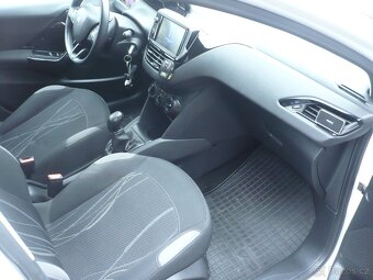 Peugeot  208 1.2 i - 17