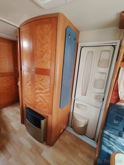 HOBBY 495 UFe č.703. Pro 4. Fr. postel. Sprcha. Rok 2007. - 17