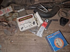 Směs dílů škoda MB, 105,120, octavia 440, spartak, lada td. - 17