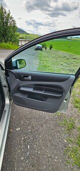 Ford Focus TITANIUM, 1.8i 92kw, Nová STK - 17
