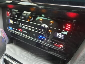 VW Passat B8 GTE Variant 1.4TSI 160kW DSG - záruka Autodraft - 17