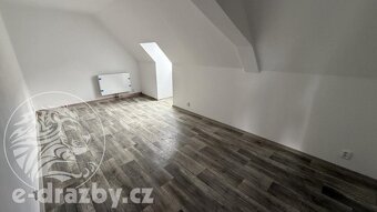 Bytový dům (5 bytů + 1 nebytový prostor) v obci Povrly, okre - 17