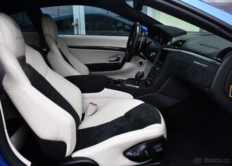 Maserati GranTurismo SPORT 4.7 V8 MC CARBON ČR - 17