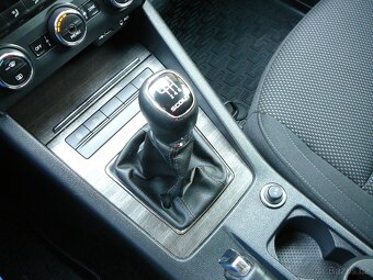 ŠKODA OCTAVIA SCOUT 3 2.0 TDI 110KW 4x4 ALU TAŽNÉ PARKPILOT - 17