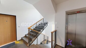Pronájem bytu 2+kk s lodžií a garážovým stáním, 70 m2 - ul.  - 17