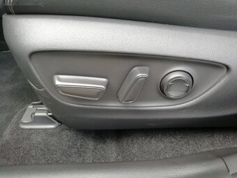 Toyota Rav4, Executive 2.5 Hybrid 4WD - 17