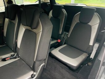 Citroën Grand C4 Picasso 2.0HDi 110KW MAN 7MÍST KAMERA TAŽNÉ - 17