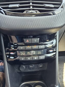 Prodám Peugeot 2008 Alure 1,6 HDi - 17