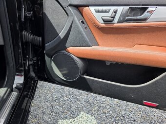 Mercedes-Benz Třídy C 320CDI Panorama Harman&Kardon - 17