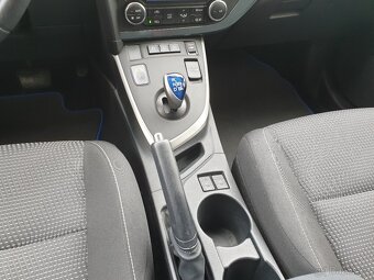 Toyota Auris 1.8 Hybrid kombí KAMERA XENON - 17