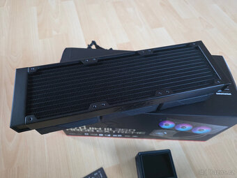 ASUS ROG Ryujin III 360 ARGB Extreme AIO CPU chladič - 17