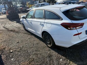 Hyundai I30 combi 1.5i automat2025 5000km - 17