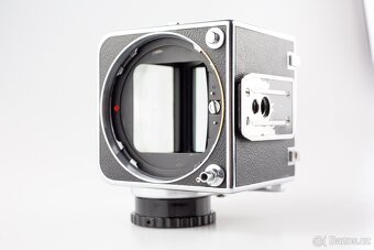 Hasselblad 500C/M chrome telo + WLF + kazeta 120 - 17