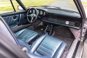 Porsche 911 Carrera 3.2 - 17