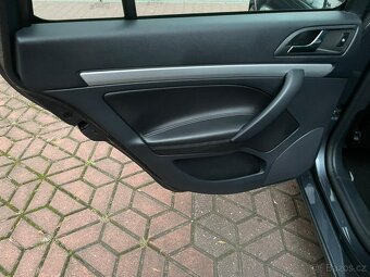 Škoda Octavia 2.0 RS 197k KŮŽE NEBOURÁNO - 17
