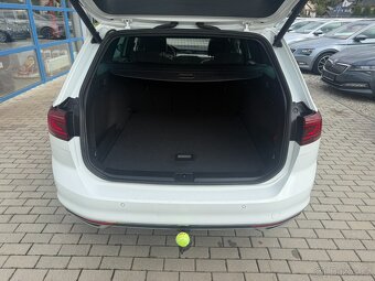 VW PASSAT B8 2.0 TDi MATRIX VIRTUAL KAMERA TAŽNÉ - 17