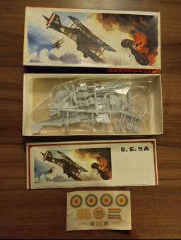 Modely letadel, plastové stavebnice. - 17