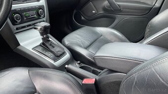 ŠKODA OCTAVIA 2.0TDI RS 125kW DSG COLUMBUS - 17