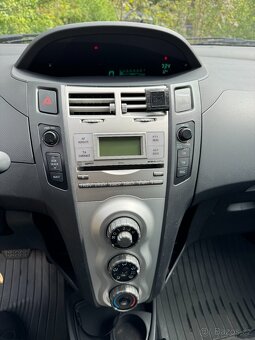 Toyota Yaris, automat, pravidelný servis i provoz v ČR - 17
