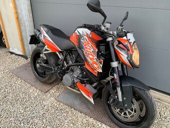 KTM Super Duke 990  SERVISNÍ KNÍŽKA  - 17