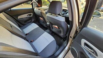 Chevrolet Cruze - 17