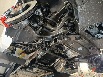 Dudge Durango R/T 5,7 V8 HEMI 4x4, REZERVACE - 17