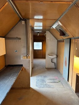 maringotka 8 x 2,4m dvouosá - 17