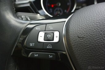 Volkswagen Touran 2.0TDi 110kW PANORAMANAVILED - 17