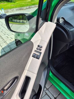 TOYOTA YARIS 1.0i 51KW 155tis.km moc pěkný stav - 17