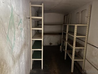 Prodej prostorného rodinného domu s dílnou - 17