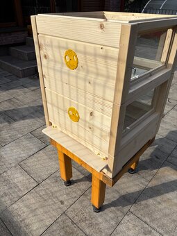 Vceli ul 6 oken - 17