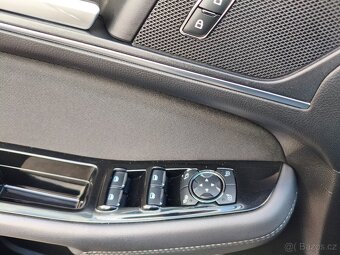 Ford S-MAX 2.0 Tdci 140Kw Titanium 4x4 r.v.2019 nové v ČR - 17