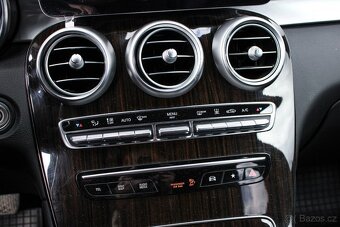 Mercedes GLC SUV 300 E 4MATIC A/T 245KW - 17