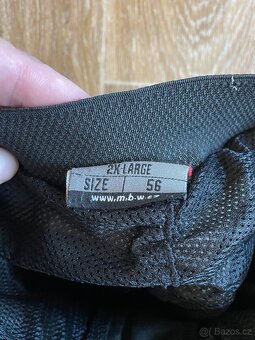 Starší komplet kožená bunda a kalhoty zn MBW vel 56. - 17