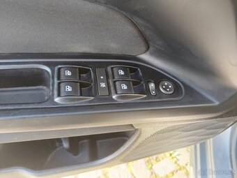 Fiat Tipo 1.6 JTD, 88 kW, r.v. 2017, navigace, klima - 17