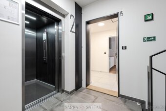 Pronájem prostorného, světlého 2+kk 56m2, terasa 10m2, garáž - 17