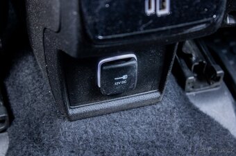 Jeep Compass 1.5 e-Hybrid Night Eagle II / NELAKOVANÉ - 17