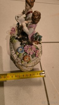 Porcelánová dóza zdobená chlapec s dívkou míšeň - 17