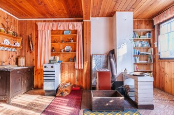 Prodej třípodlažní chalupy, 115 m², s pozemkem 10076 m2, Ker - 17